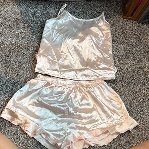 Silky Women's Sleepwear Set in light pink